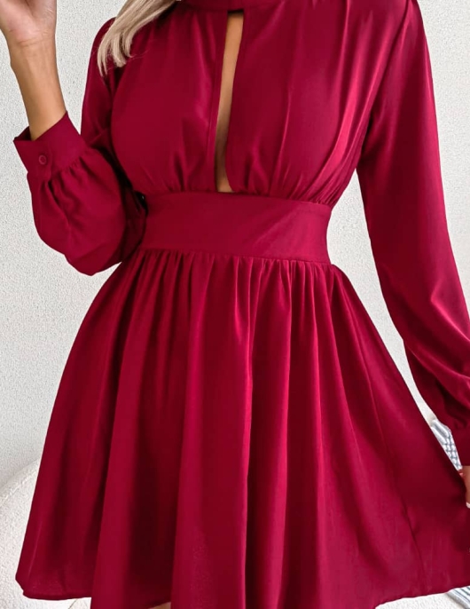 Sexy hollow waist swing dress